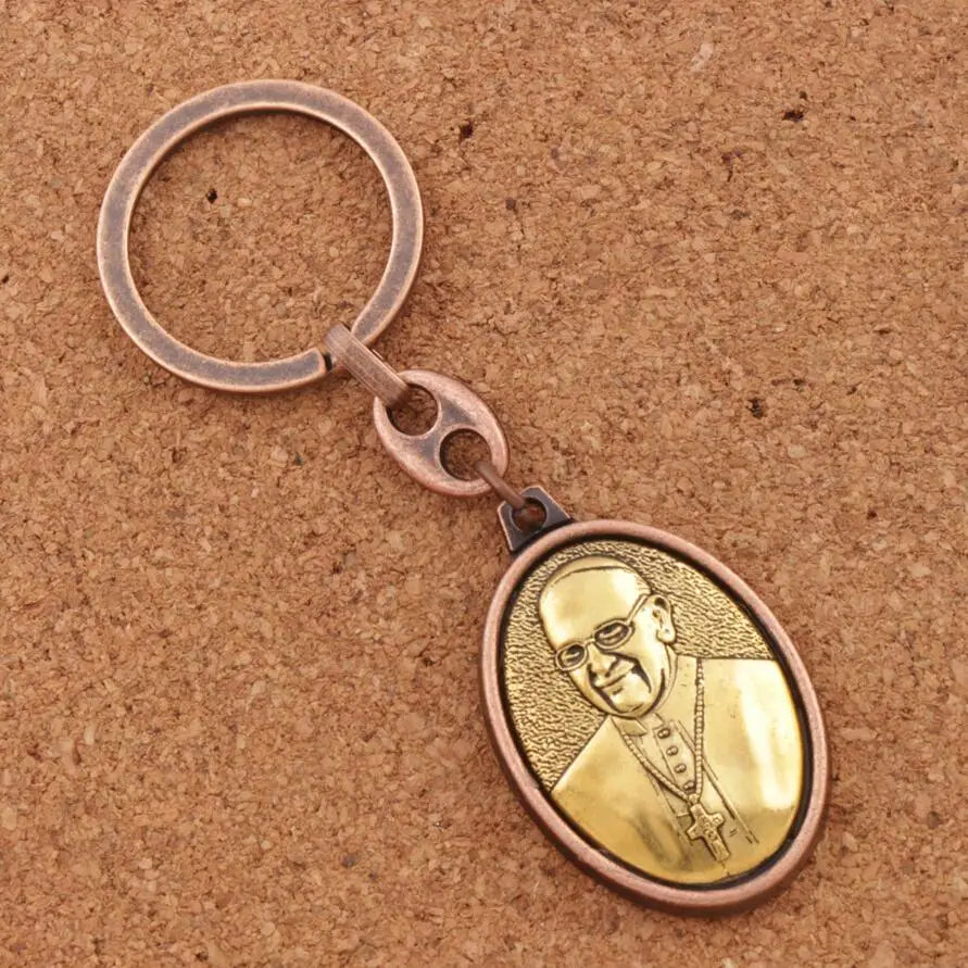 porte clef pape francois avec sa croix