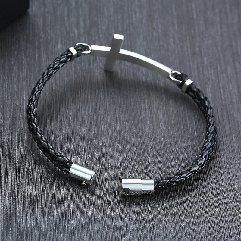 bracelet cuir tressé croix noire