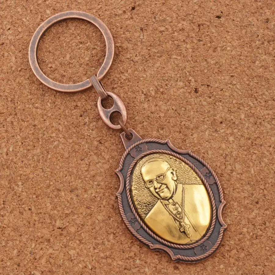 porte clef pape francois avec sa croix