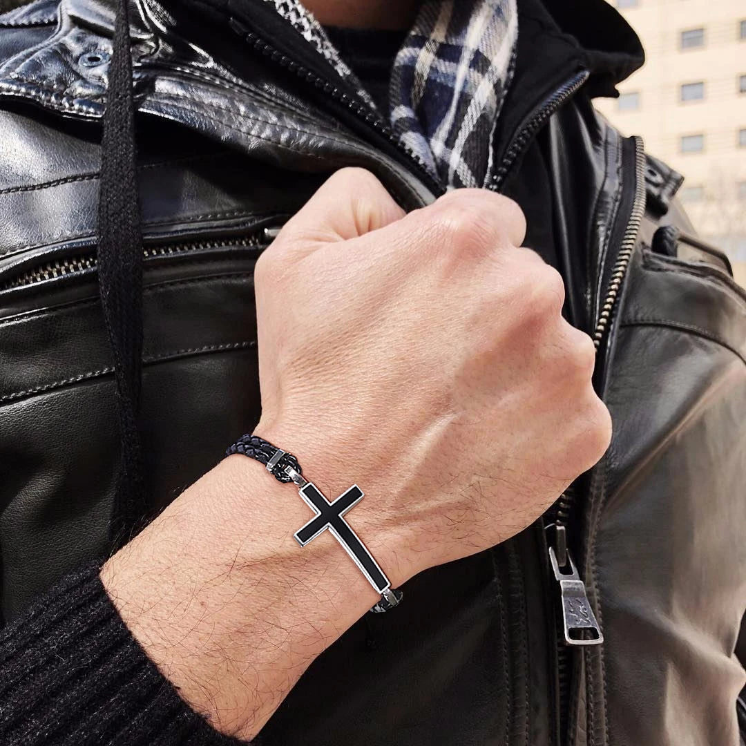 bracelet cuir tressé croix noire