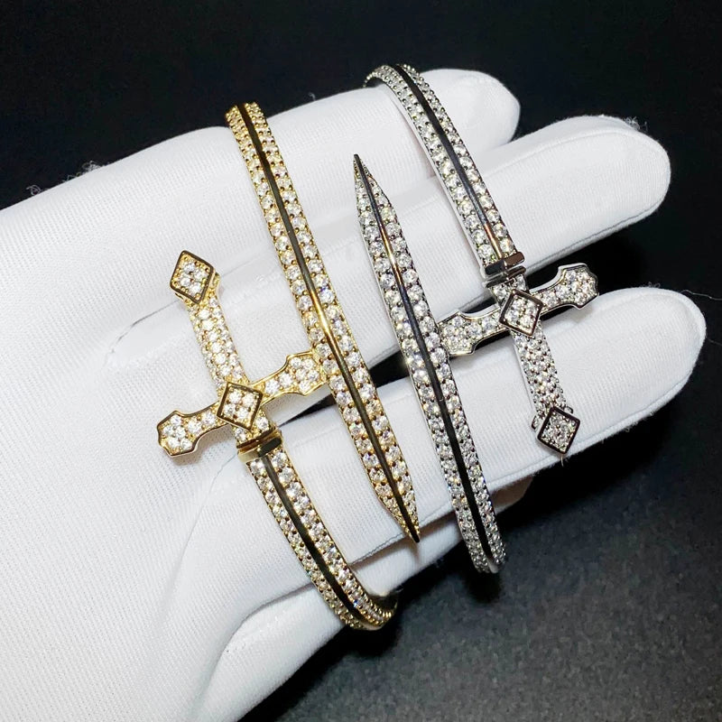 bracelet croix épée