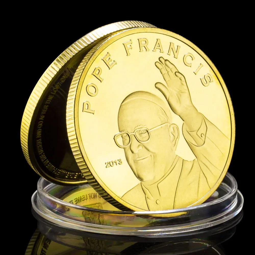 Pièce croix pape françois