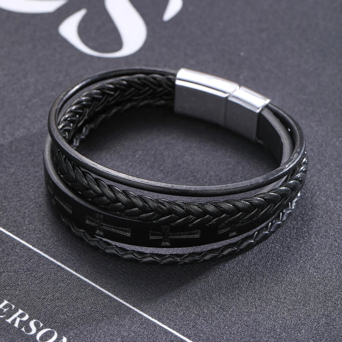 bracelet cuir croix