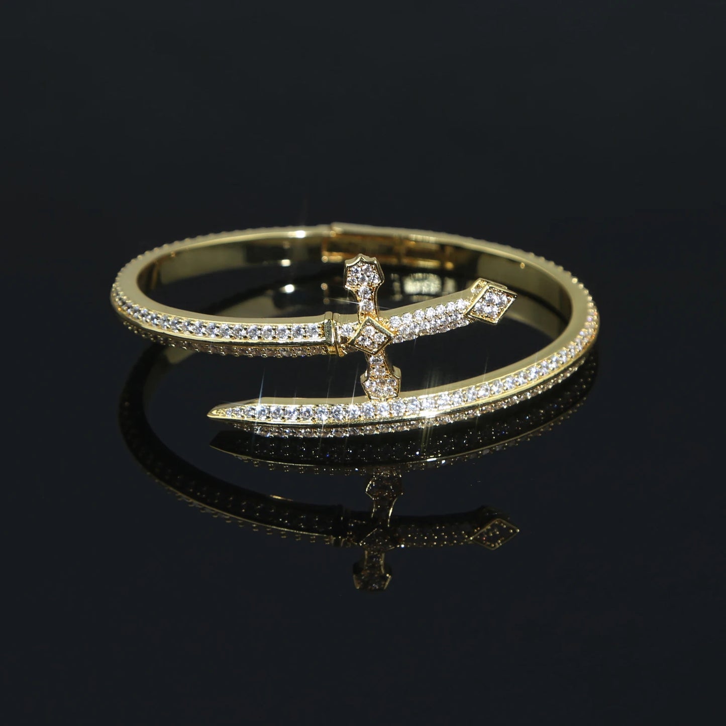 bracelet croix épée