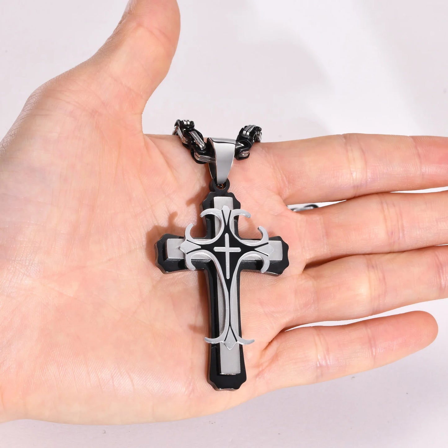 chaine croix catholique