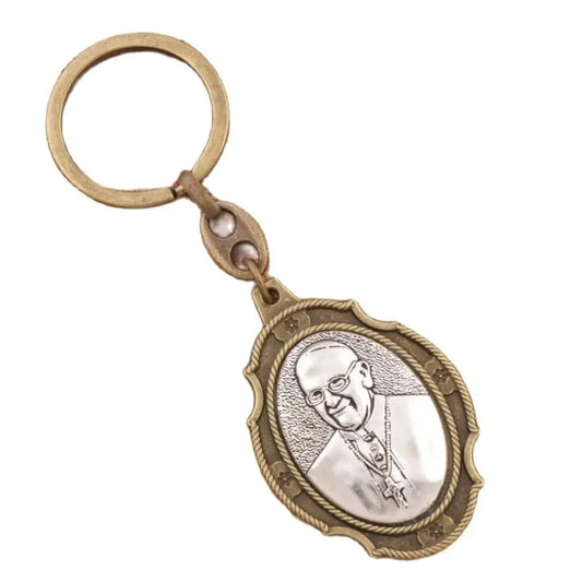 porte clef pape francois avec sa croix
