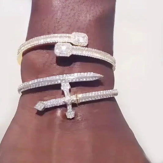 bracelet croix épée