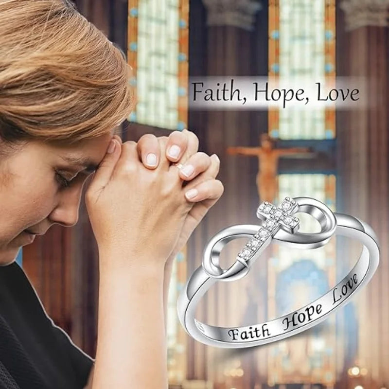 bague croix infini