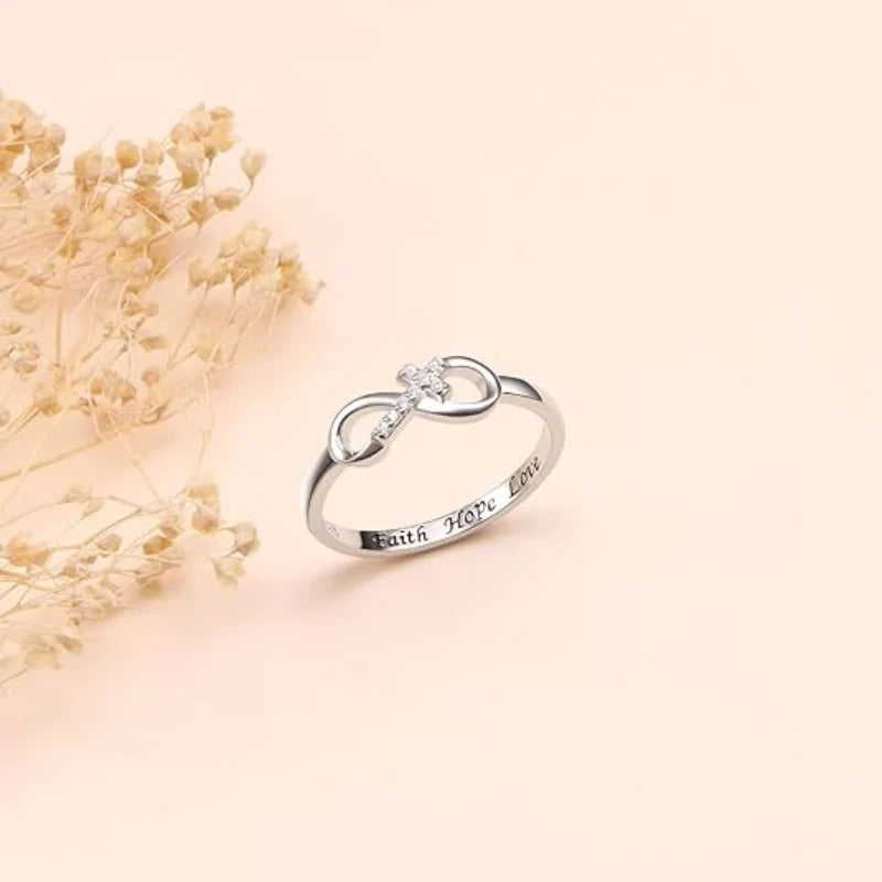 bague croix infini